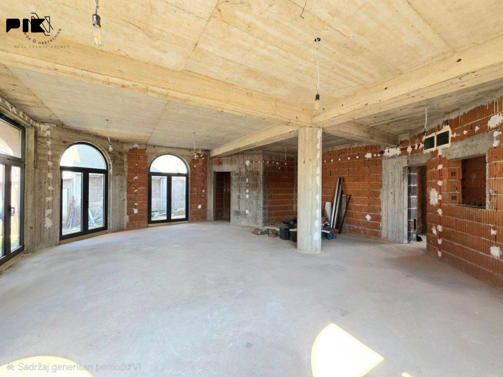 Hala- poslovni pr.od 120m2 u Budžaku; I.Garašanina