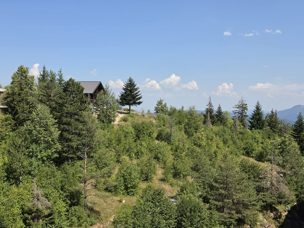 Trosoban nov apartman prodaja Trebević 22