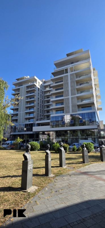 BIJELI DVOR, 53m2