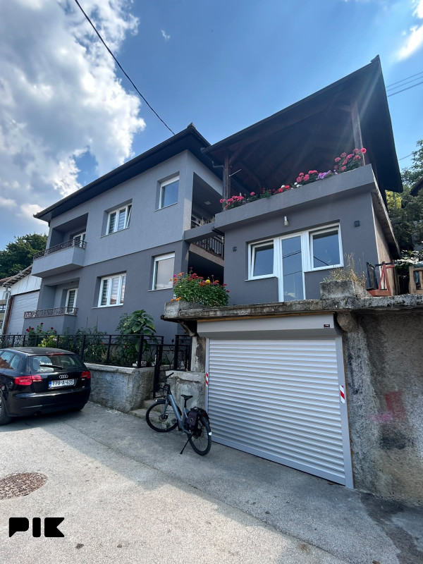 Porodična kuća 200m2 - 2 garaže - Ilijaš - Gradsko područje 3
