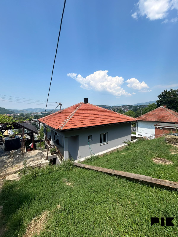 Porodična kuća 200m2 - 2 garaže - Ilijaš - Gradsko područje 5