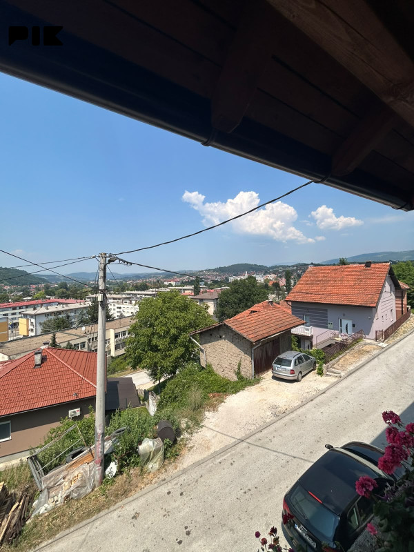 Porodična kuća 200m2 - 2 garaže - Ilijaš - Gradsko područje 6