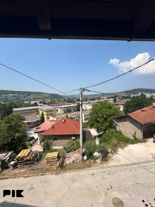 Porodična kuća 200m2 - 2 garaže - Ilijaš - Gradsko područje 7