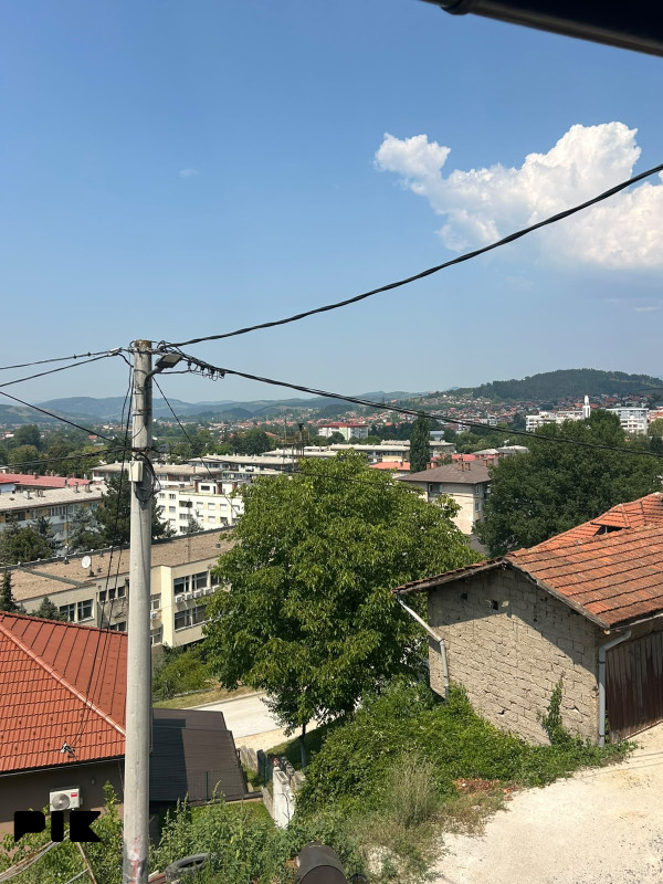Porodična kuća 200m2 - 2 garaže - Ilijaš - Gradsko područje 12