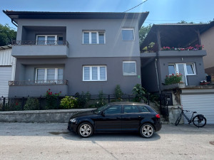 Porodična kuća 200m2 - 2 garaže - Ilijaš - Gradsko područje photo 2