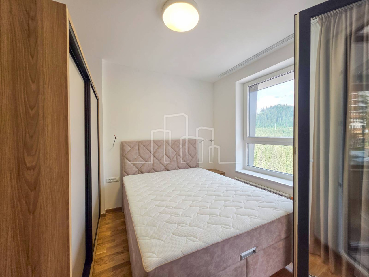 Apartman sa dvije spavaće sobe, skijašnicom i garažom  Jahorina 9