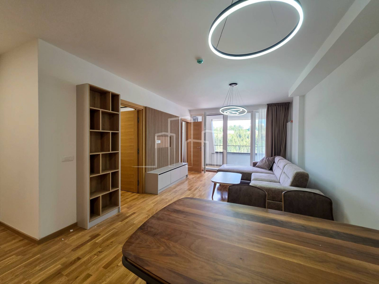 Apartman sa dvije spavaće sobe, skijašnicom i garažom  Jahorina 12
