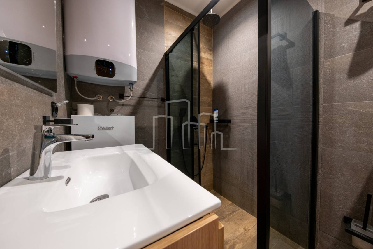 JAHORINA  DVOSJED  Penthouse apartman 49m2  2 spavaće sobe 9