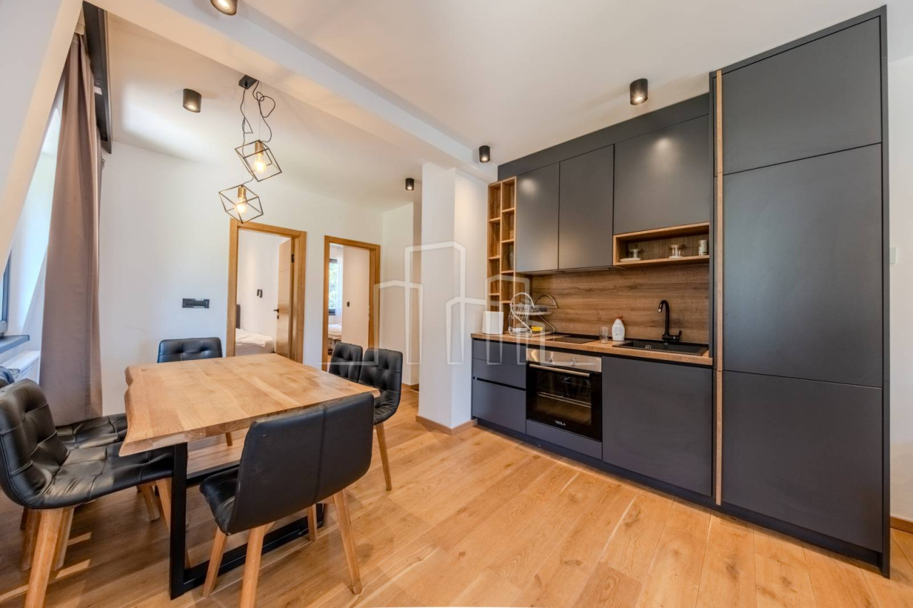JAHORINA  DVOSJED  Penthouse apartman 49m2  2 spavaće sobe 15