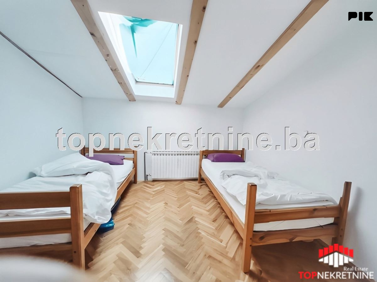 Kuća Pr+1+Pk površine 256m2 sa 2 garaže i terasom na Bjelavama 6