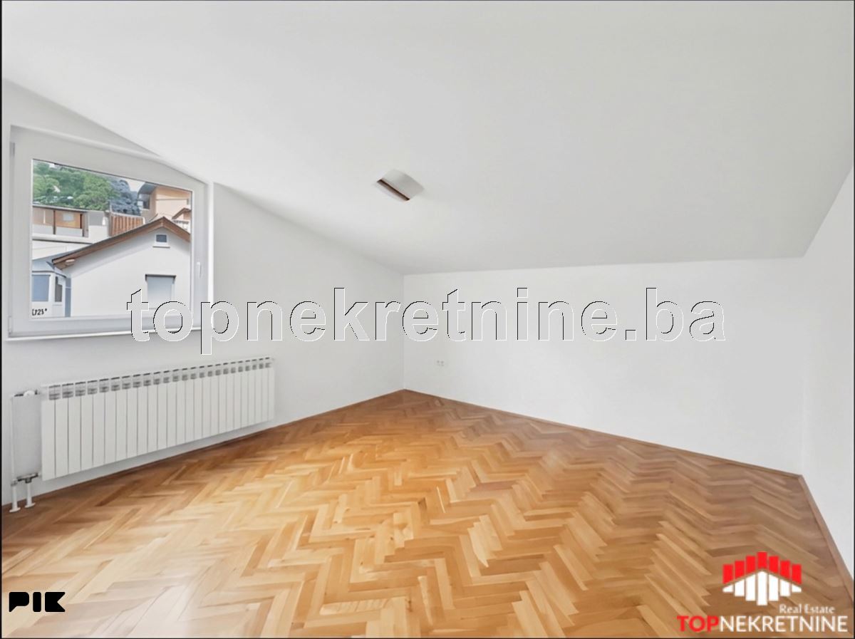 Kuća Pr+1+Pk površine 256m2 sa 2 garaže i terasom na Bjelavama 7