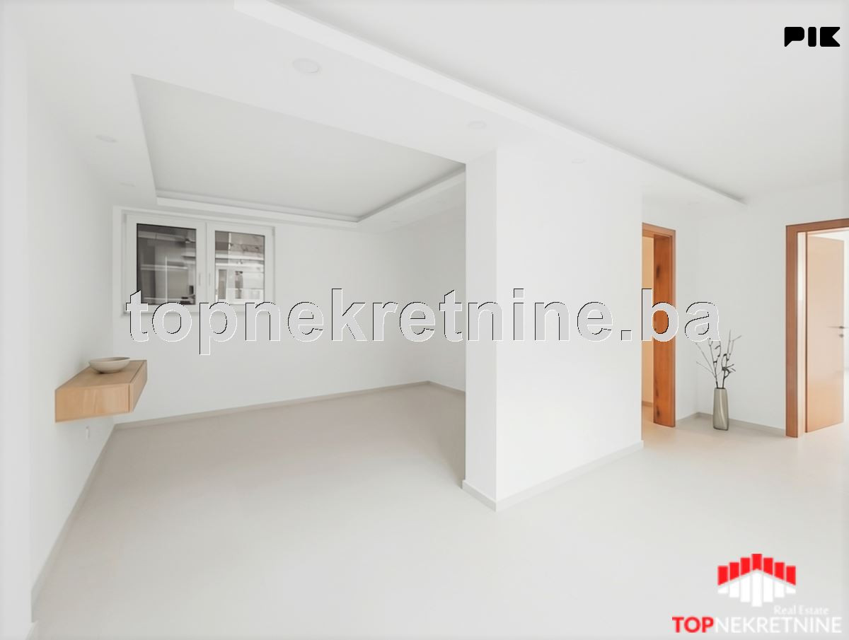 Kuća Pr+1+Pk površine 256m2 sa 2 garaže i terasom na Bjelavama 10