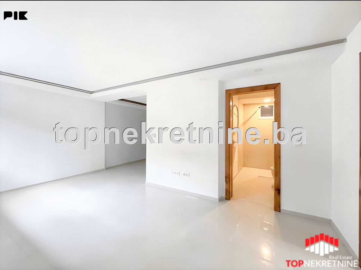 Kuća Pr+1+Pk površine 256m2 sa 2 garaže i terasom na Bjelavama 12