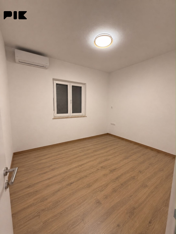 Poslovni prostor Trn Laktasi 6