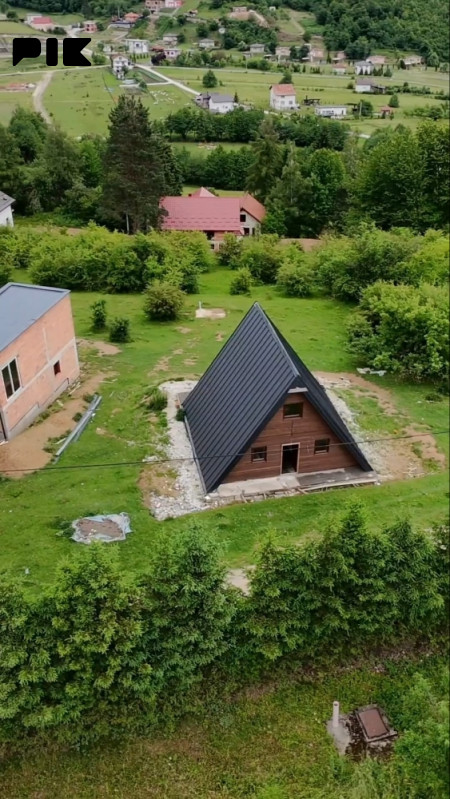 Vikendica Frame i 1 dulum zemlje Hadzici