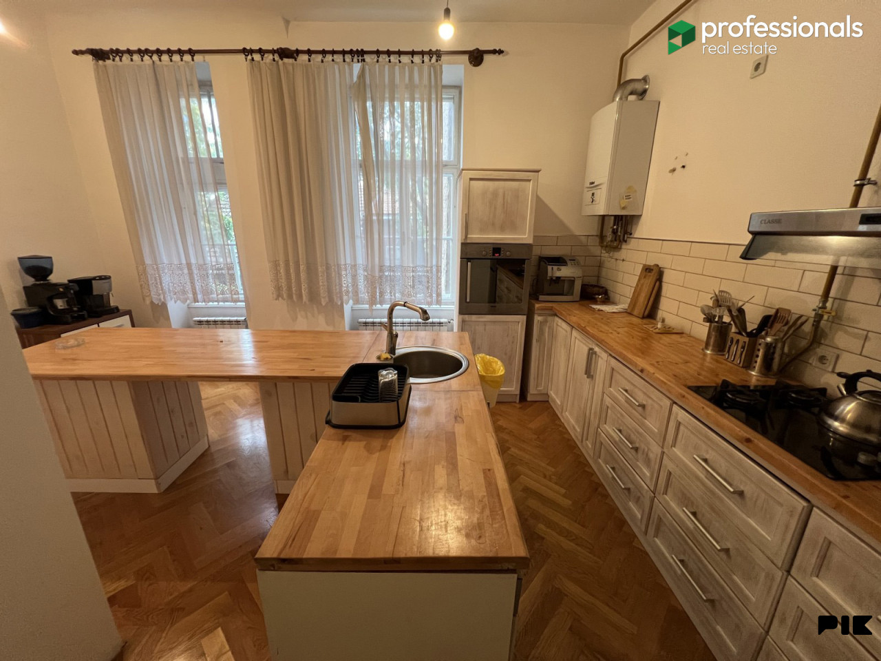Renoviran stan Marijin Dvor Centar Sarajevo 14
