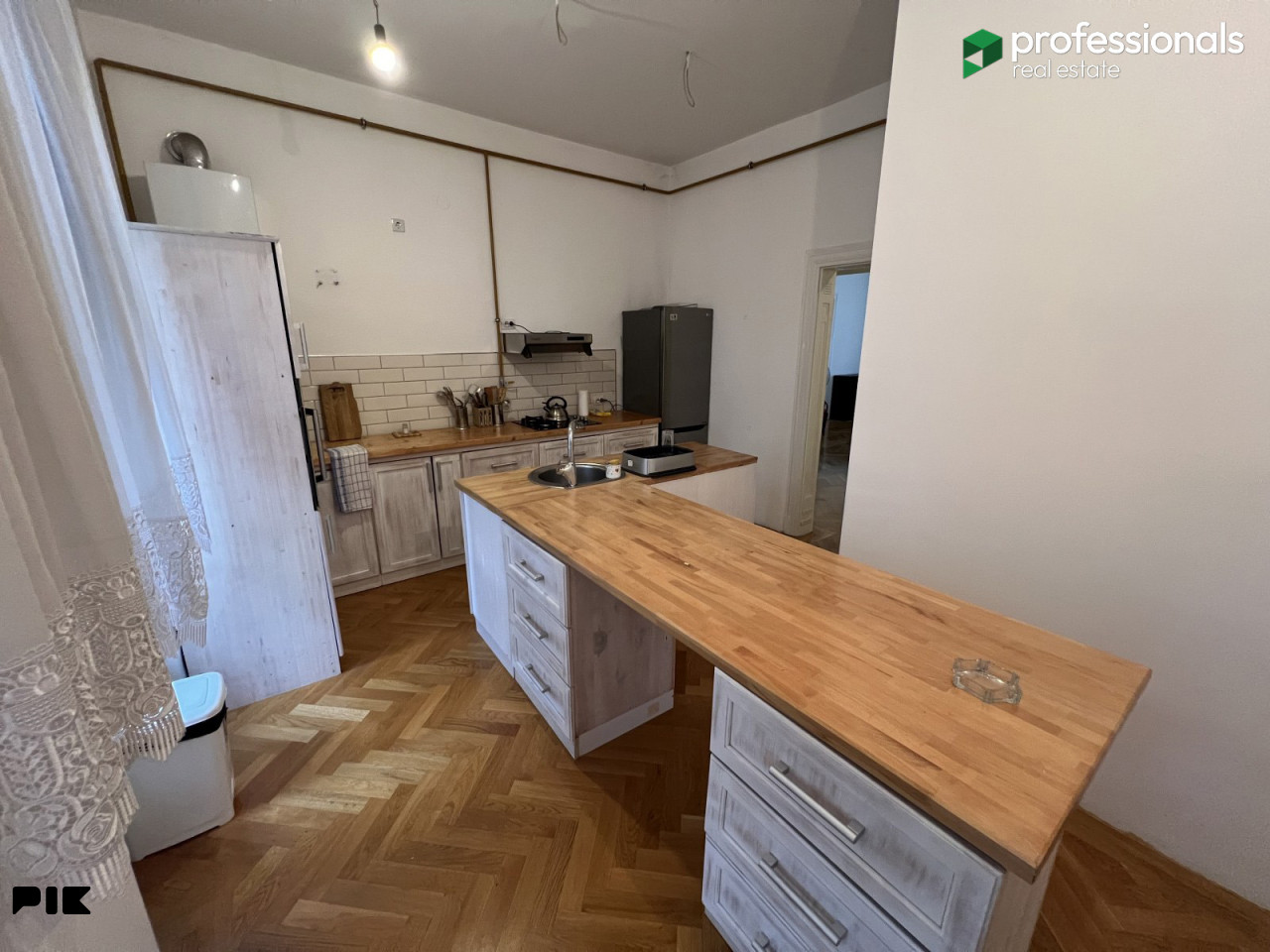 Renoviran stan Marijin Dvor Centar Sarajevo 16