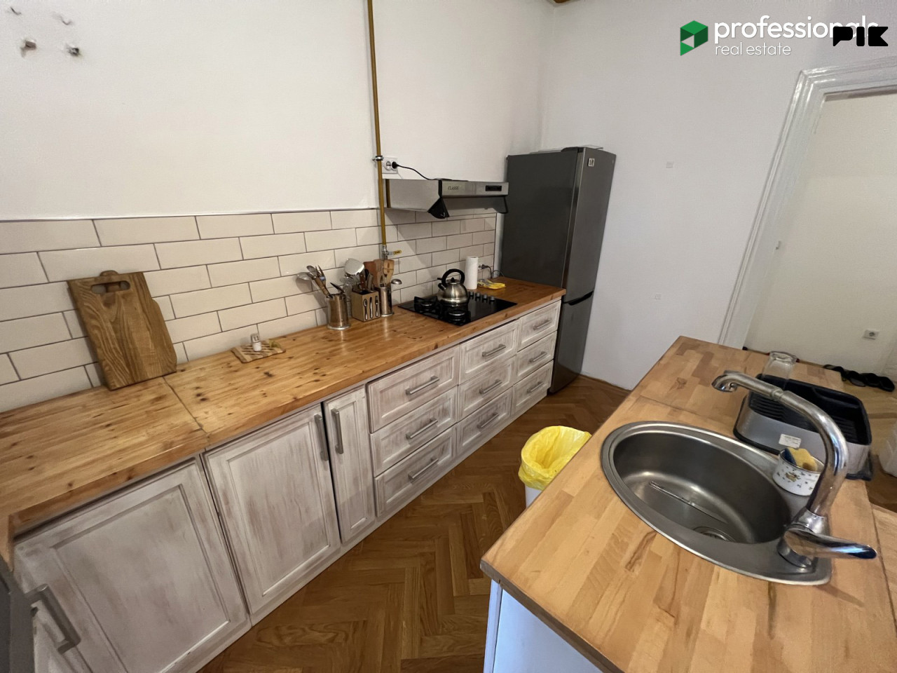 Renoviran stan Marijin Dvor Centar Sarajevo 17