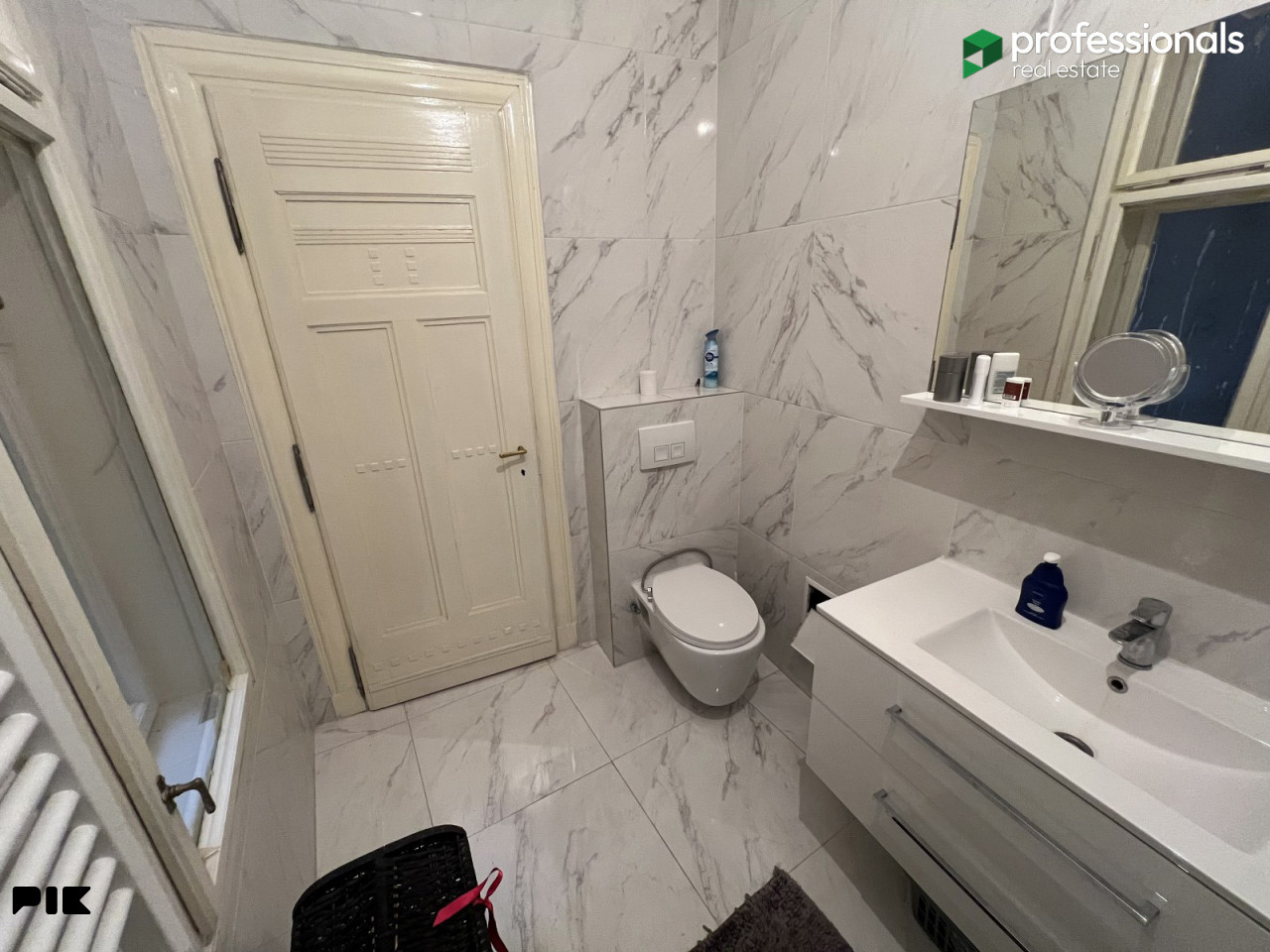 Renoviran stan Marijin Dvor Centar Sarajevo 23