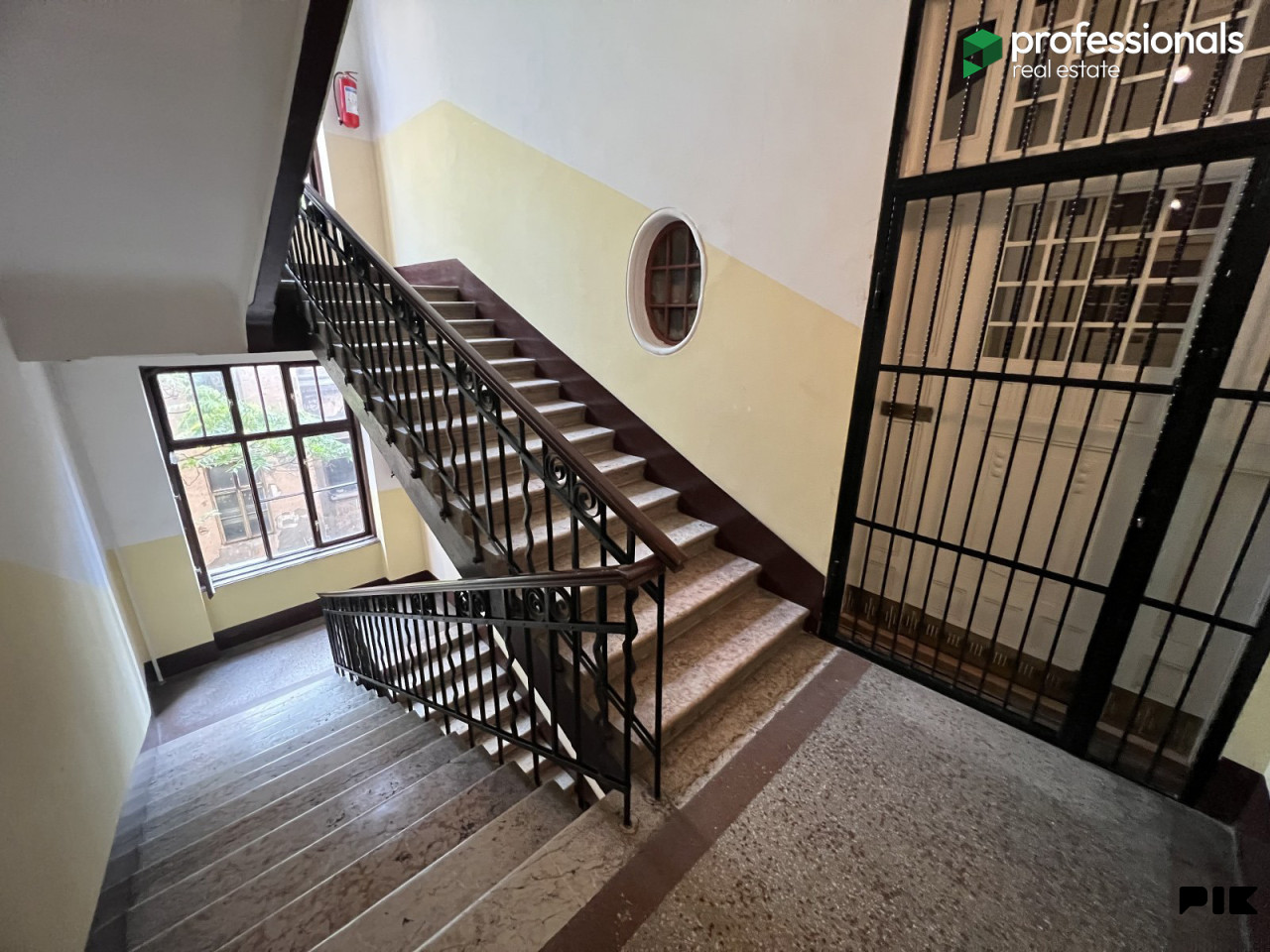 Renoviran stan Marijin Dvor Centar Sarajevo 24