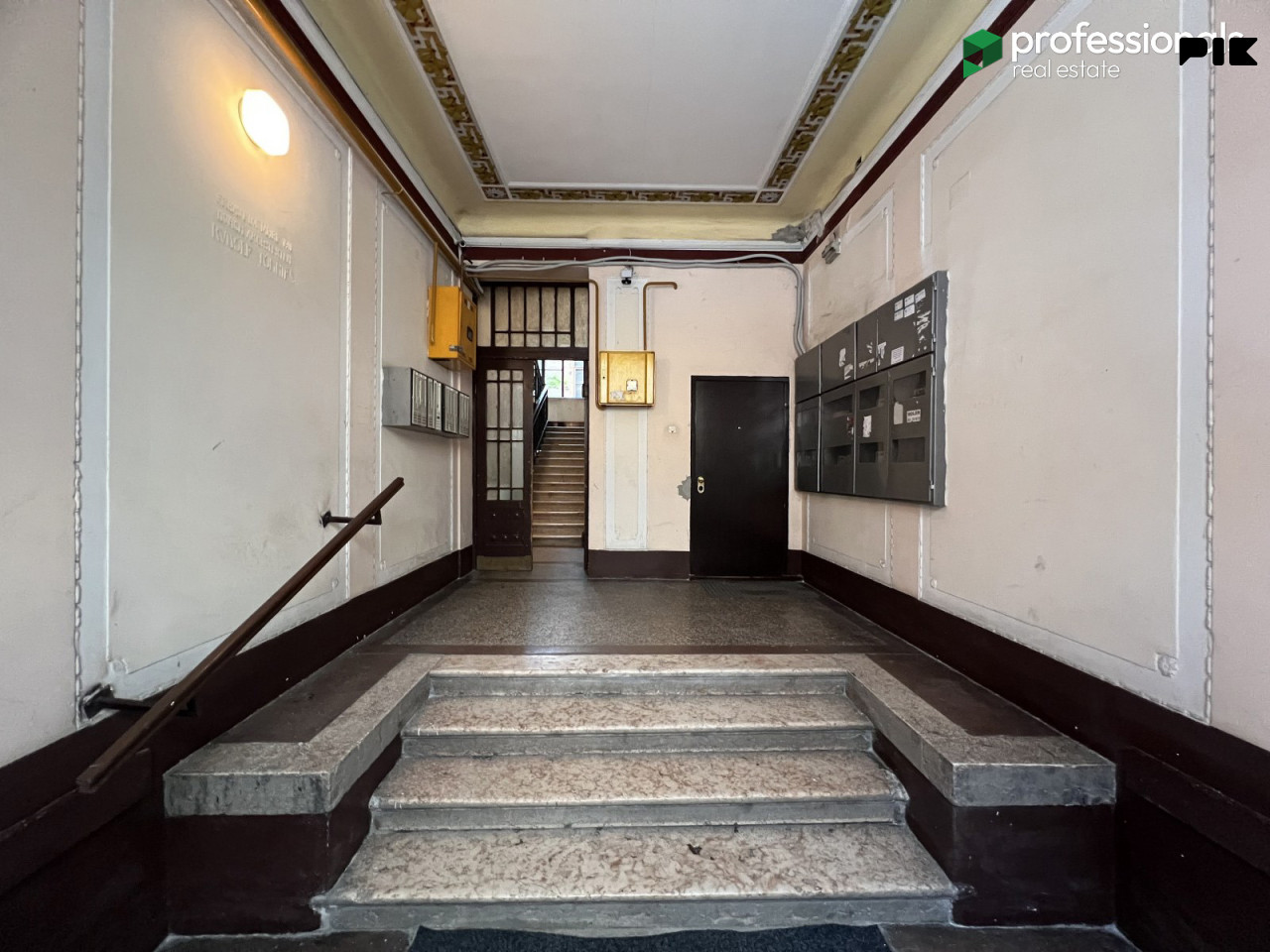 Renoviran stan Marijin Dvor Centar Sarajevo 25