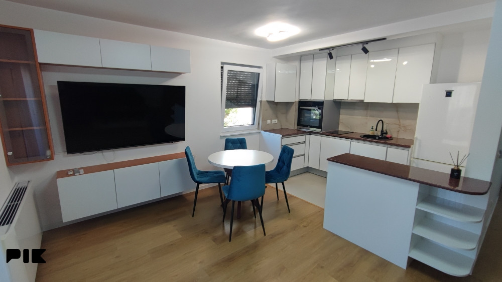 Novogradnja- Centar dvosoban namješten stan 53m2 2