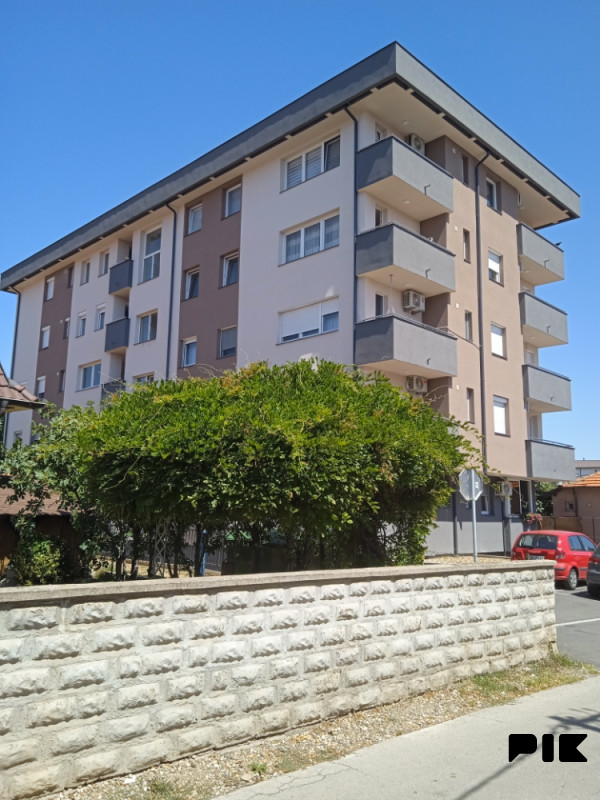 Izdaje se garsonjera 26m2 u centru, Bijeljina