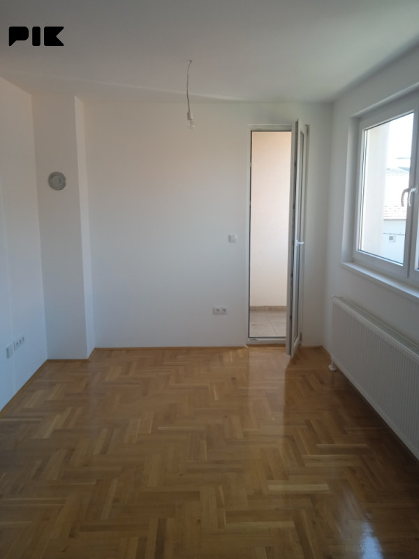 Izdaje se garsonjera 26m2 u centru, Bijeljina 5