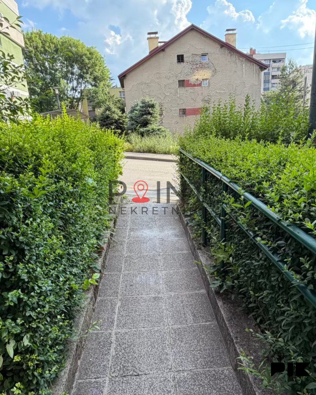 PRODAJA: Trosoban stan na Višnjiku sa dodatnim prostorom photo 2