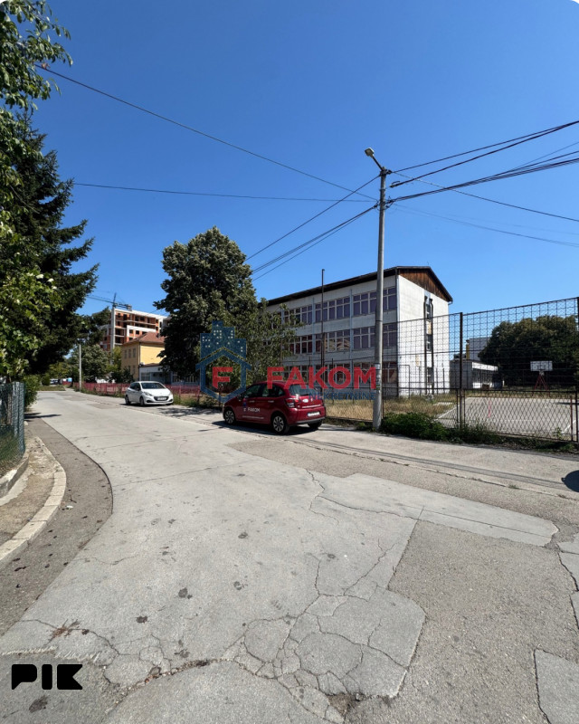 Iznajmljuje se kompletno namješten sprat kuće u naselju Mejdan 18