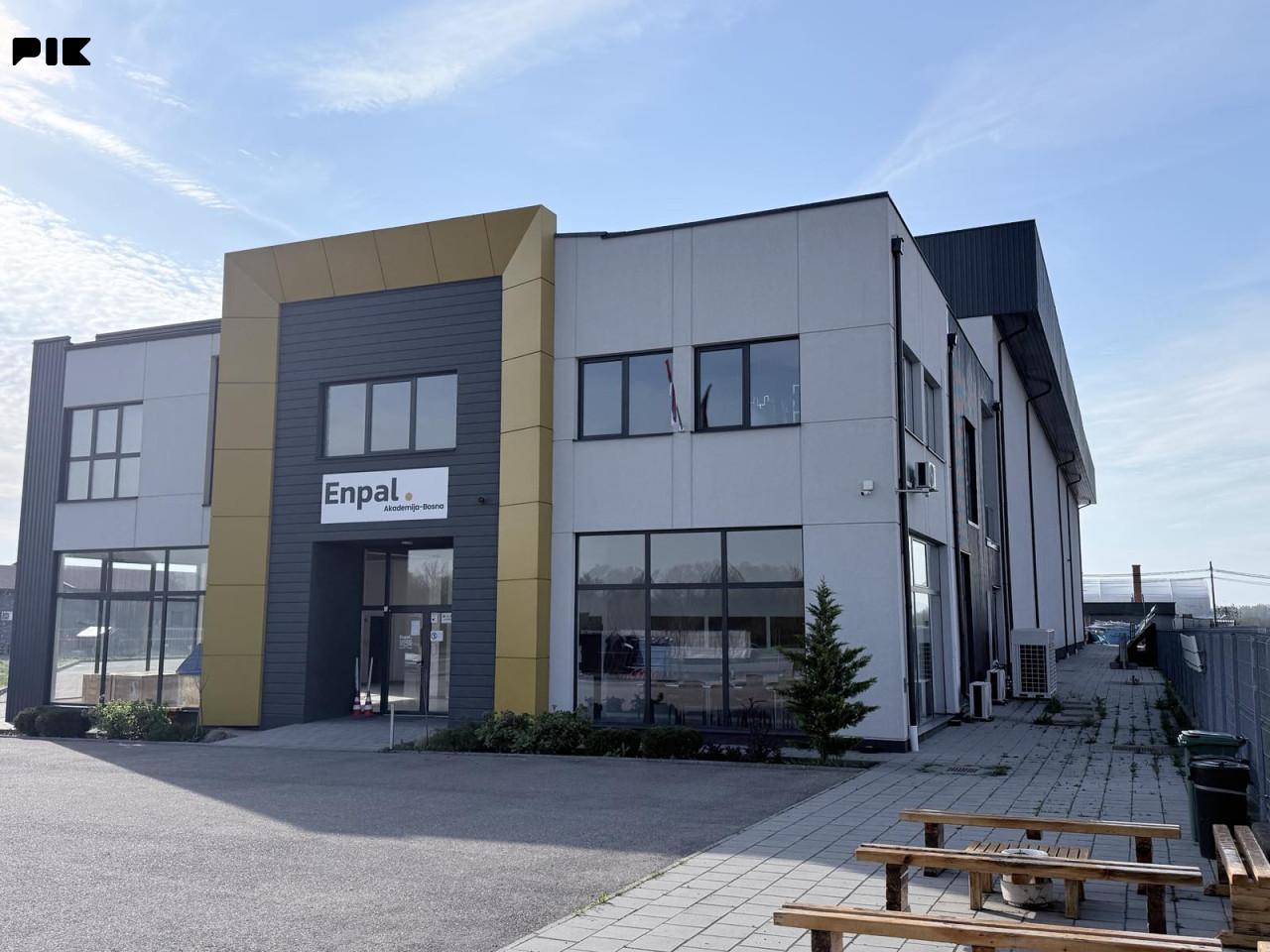 Poslovni objekat/skladiše/hale Bijeljina 1800m2 3