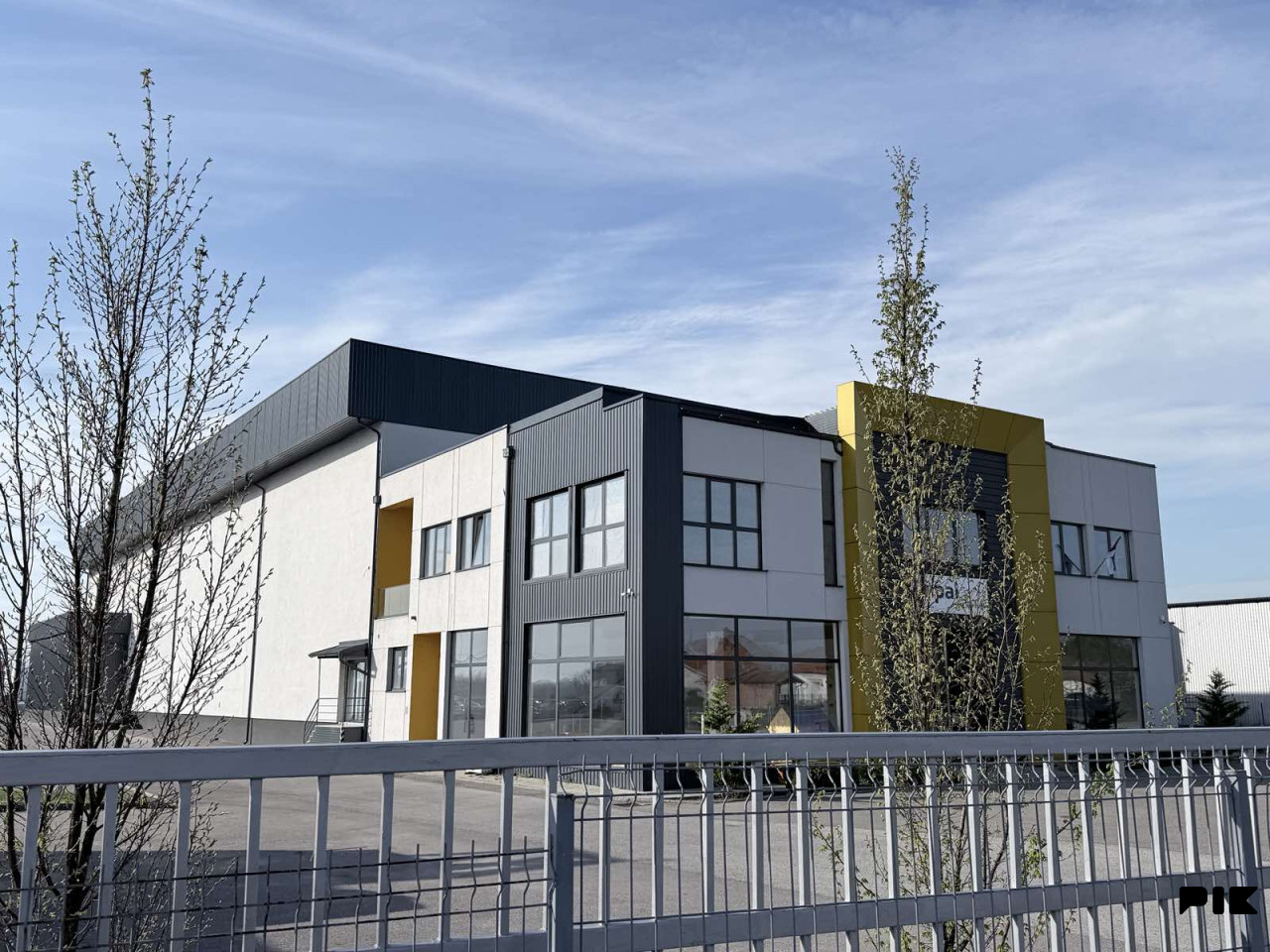 Poslovni objekat/skladiše/hale Bijeljina 1800m2 4