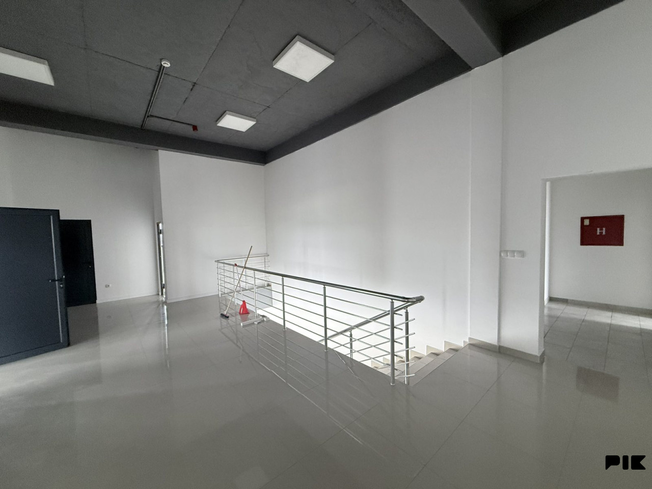 Poslovni objekat/skladiše/hale Bijeljina 1800m2 15