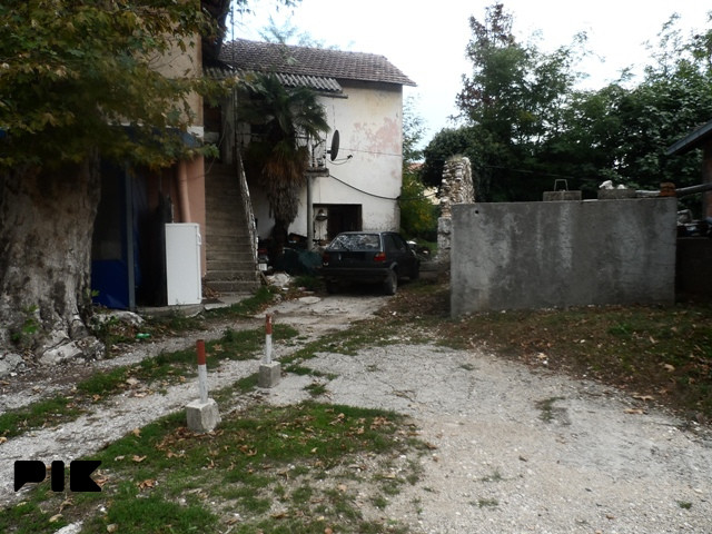 Kuća sa zemljištem Domanovići 8