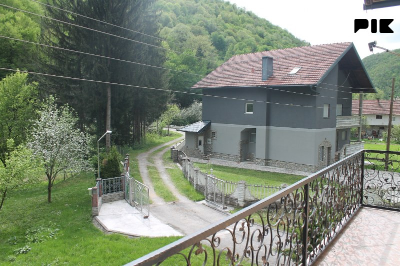 Posjed sa modernom kućom uz rijeku Unu 20