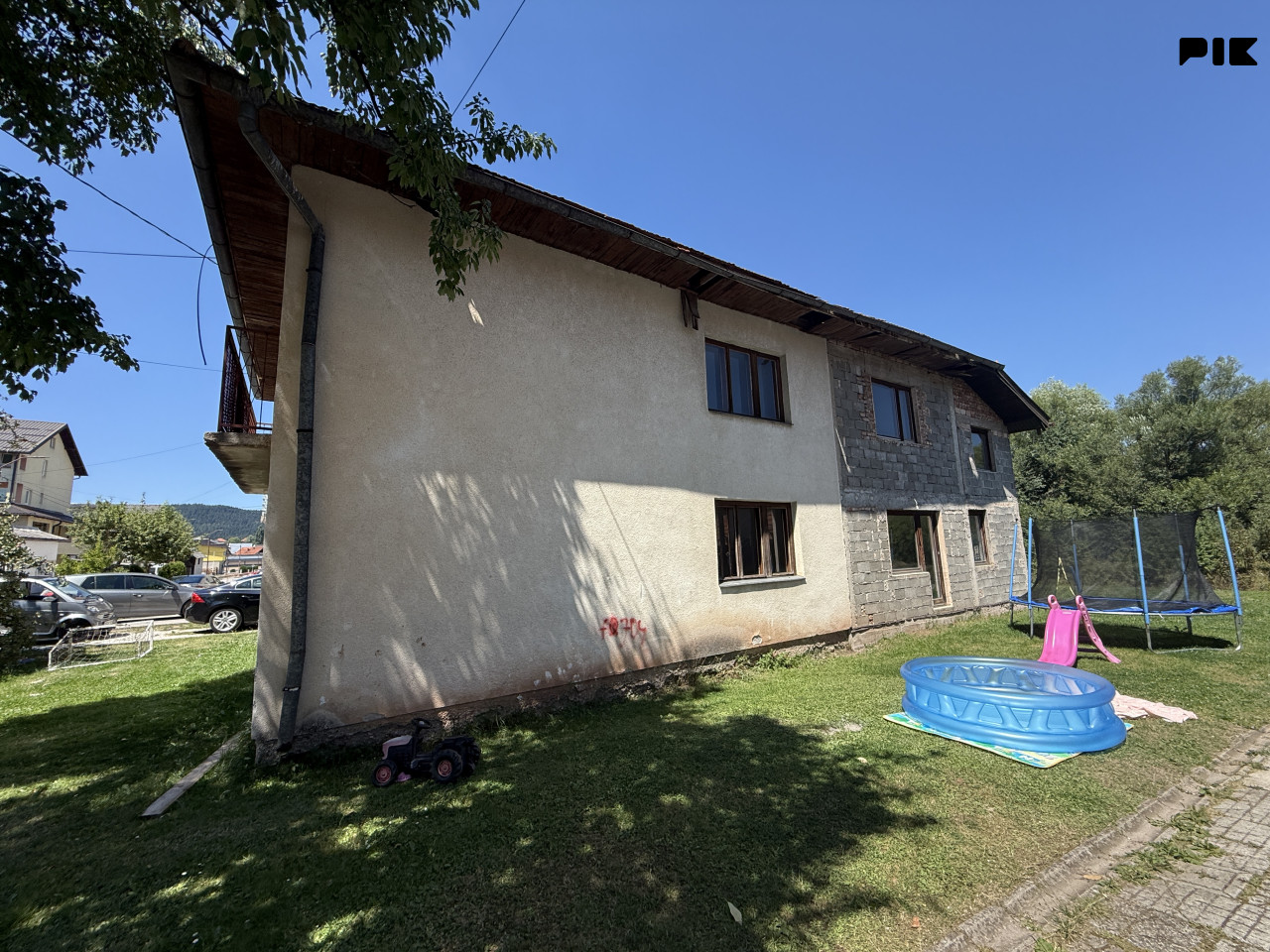Kuća Pale 149 m2 Okućnica 330 m2 (mogućnost treće etaže) 2