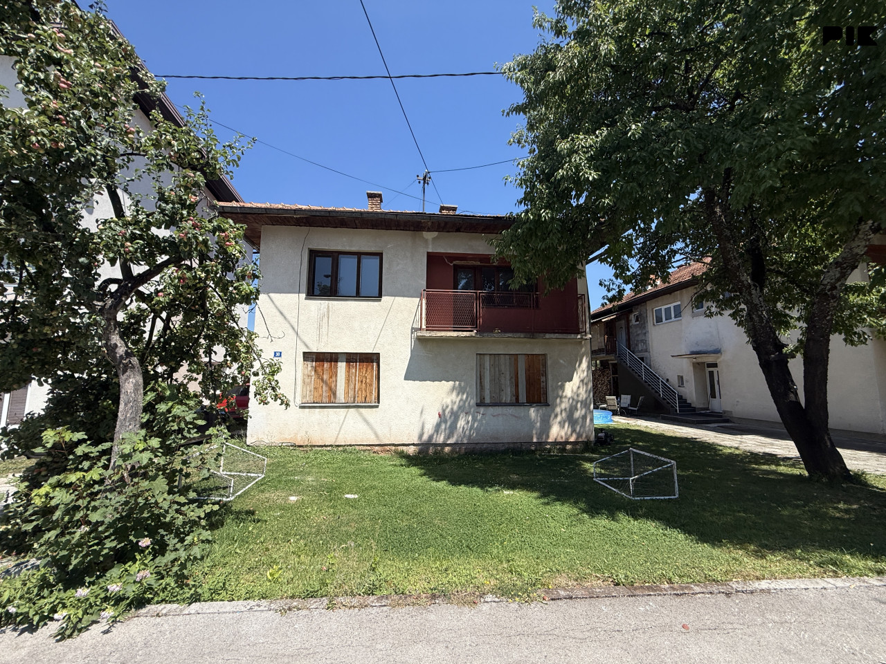 Kuća Pale 149 m2 Okućnica 330 m2 (mogućnost treće etaže)