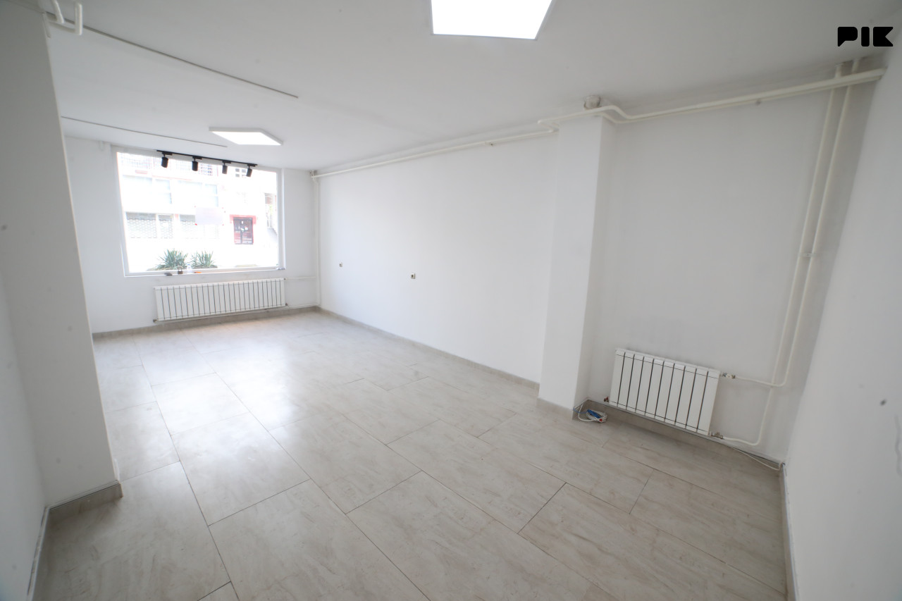 Poslovni prostor 40 m2 - Hrasno, Azize Š. (izlog na glavnu ulicu) 6