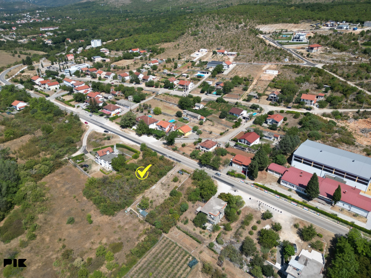 Odlična parcela preko puta škole u Pologu - Široki Brijeg 5