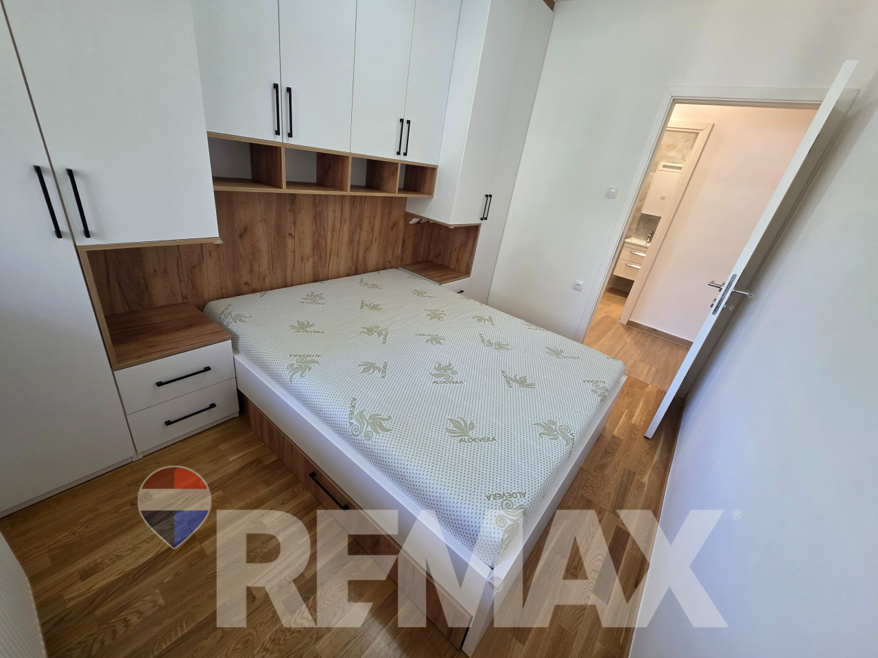 Trosoban stan 60m2, novogradnja, garažno i parking mjesto, ostava 6