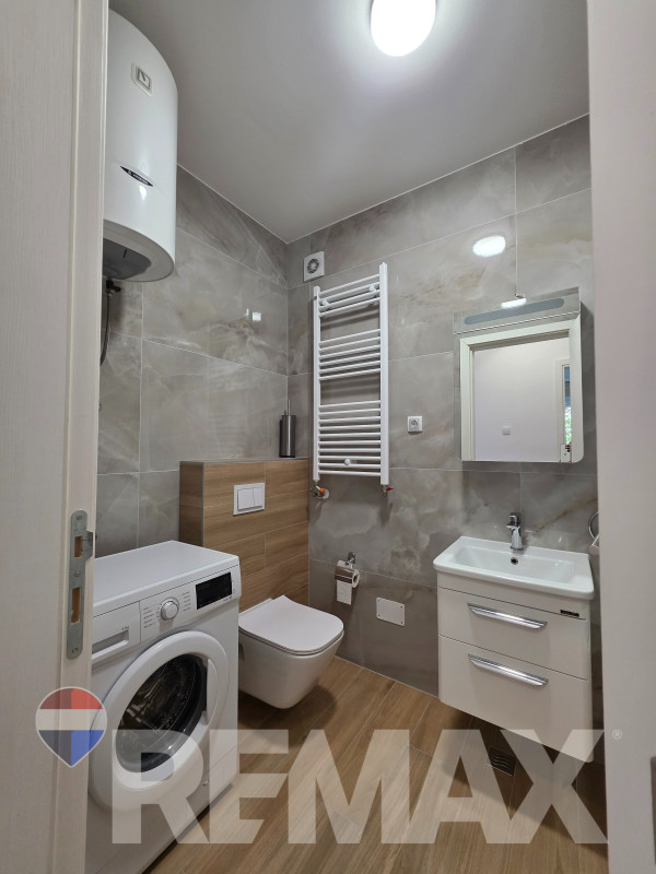 Trosoban stan 60m2, novogradnja, garažno i parking mjesto, ostava 9
