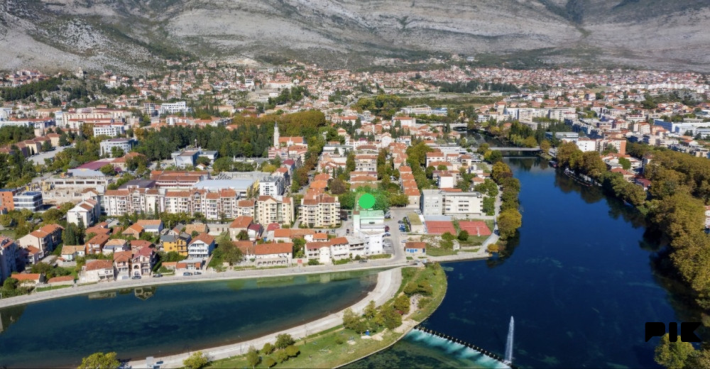 PRODAJA..Stan Trebinje 54m2  parking.. ostava  ...strogi centar