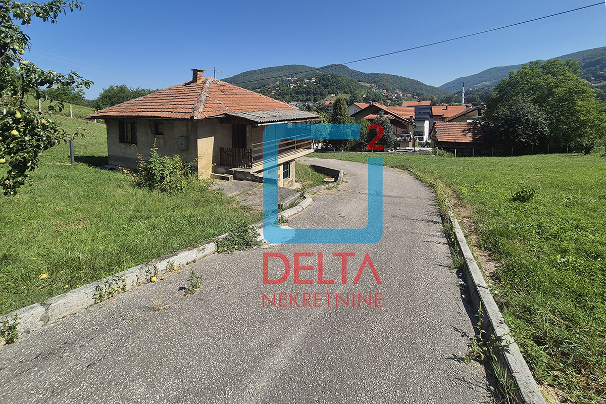 Kuća 118m2 + (dodatna kuća) / na parceli 1.830m2 / Semizovac /