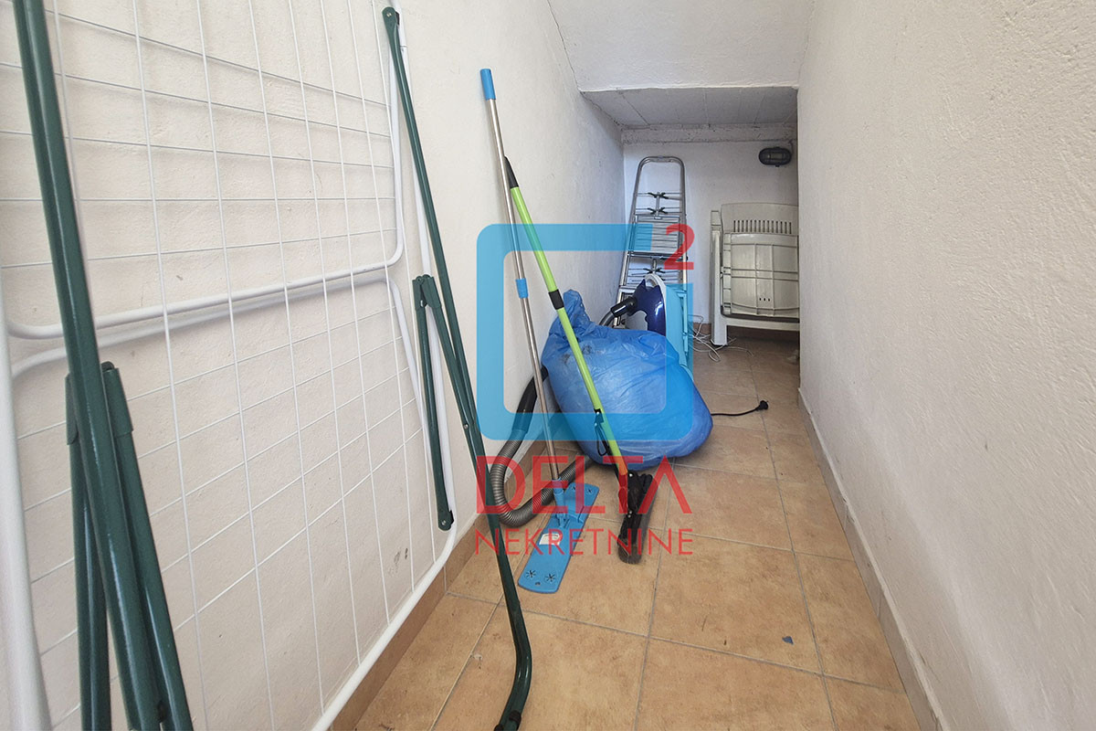 Kuća 118m2 + (dodatna kuća) / na parceli 1.830m2 / Semizovac / 8