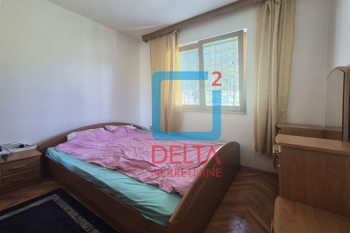 Kuća 118m2 + (dodatna kuća) / na parceli 1.830m2 / Semizovac / 10