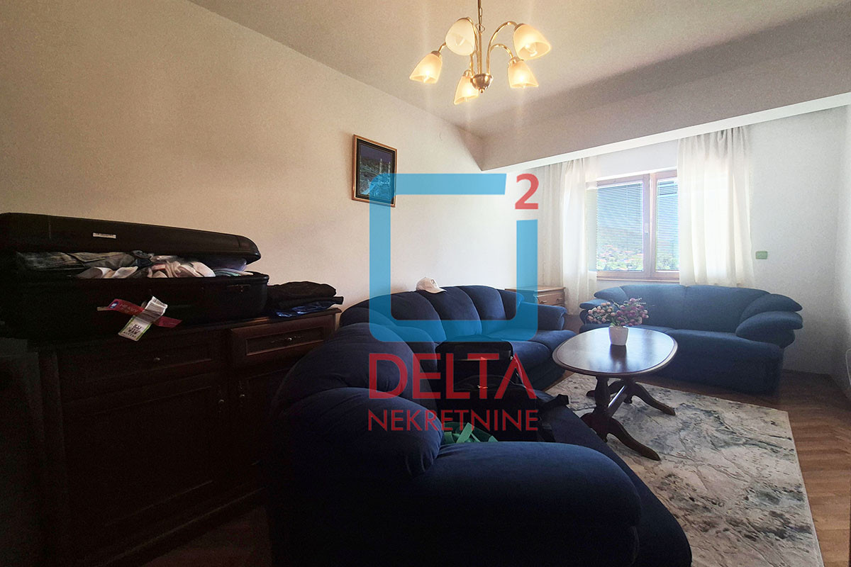 Kuća 118m2 + (dodatna kuća) / na parceli 1.830m2 / Semizovac / 11