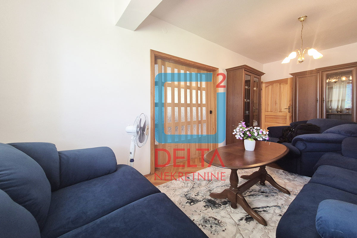 Kuća 118m2 + (dodatna kuća) / na parceli 1.830m2 / Semizovac / 12