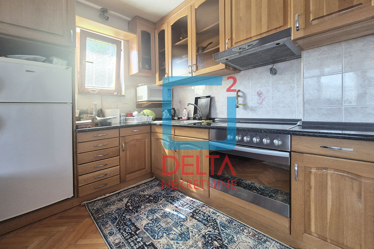Kuća 118m2 + (dodatna kuća) / na parceli 1.830m2 / Semizovac / 14