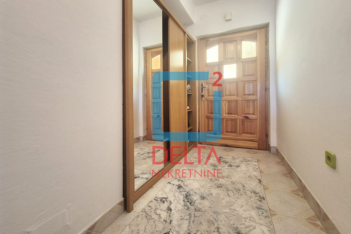 Kuća 118m2 + (dodatna kuća) / na parceli 1.830m2 / Semizovac / 16