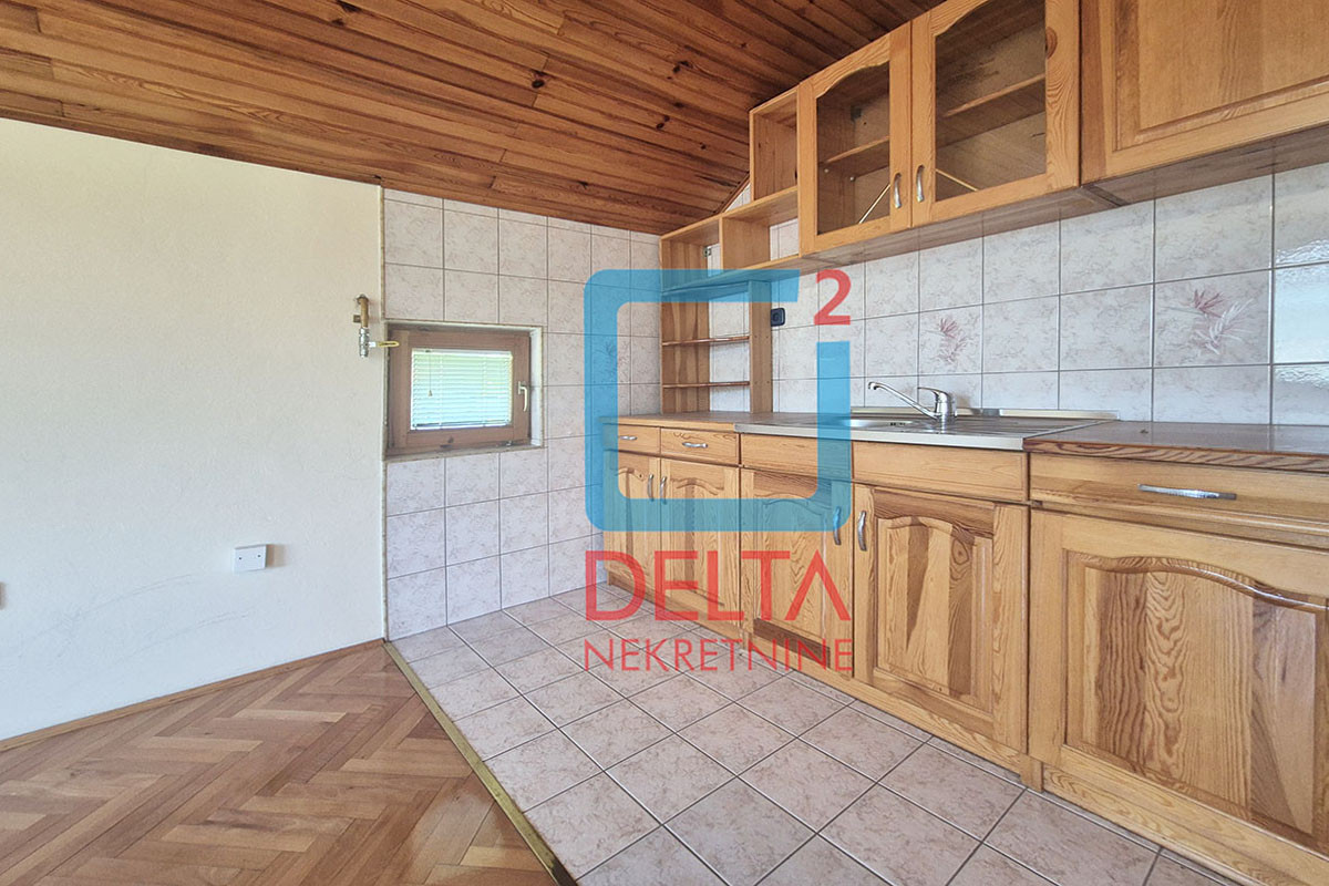 Kuća 118m2 + (dodatna kuća) / na parceli 1.830m2 / Semizovac / 21
